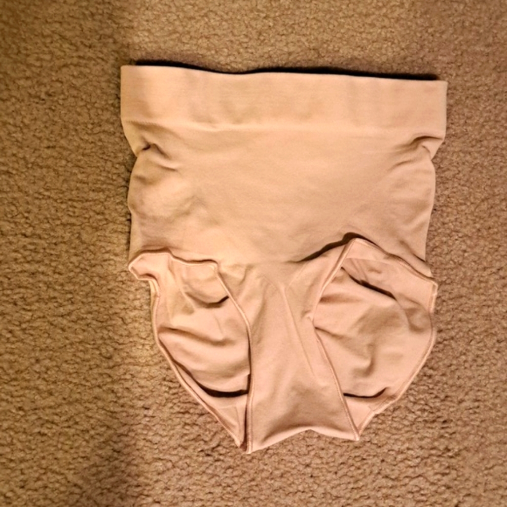 SKIMS CORE CONTROL HIGH WAISTED BRIEF. LARGE/XLARGE